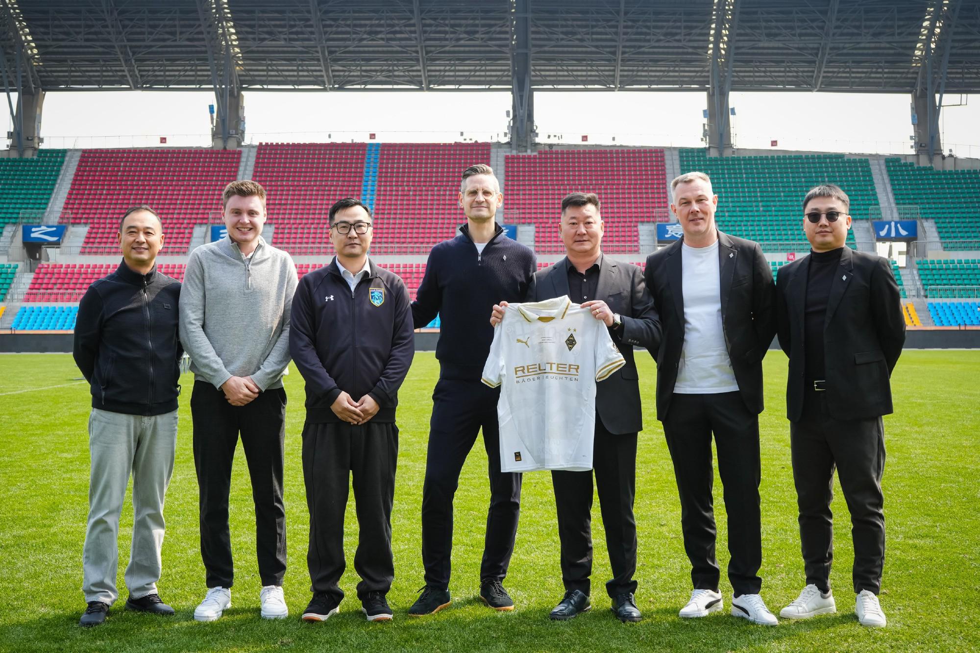 九游娱乐官网-门兴总部管理团队造访南通支云，双方就青训等展开深度探讨