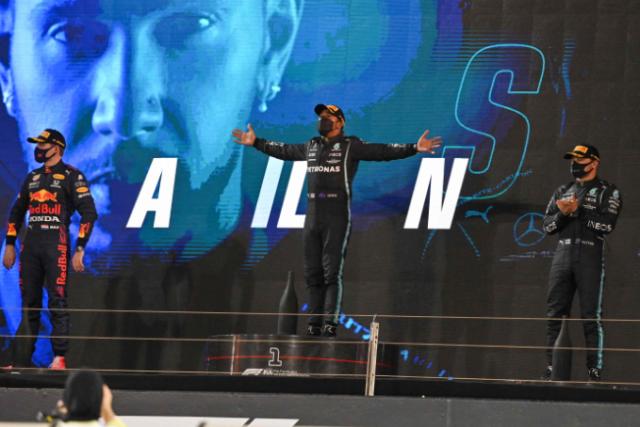 九游娱乐平台-汉密尔顿再现强大实力 但梅奔的好日子快到头了